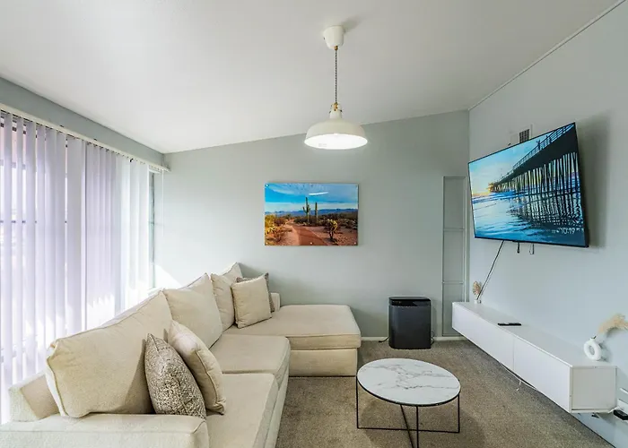 Apartamento Spacious 2 Bedroom, 2 Bath, Pool, Free Parking, Gym