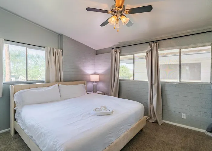 Spacious 2 Bedroom, 2 Bath, Pool, Free Parking, Gym Apartamento