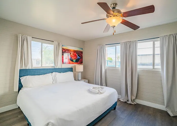 Spacious 2 Bedroom, 2 Bath, Pool, Free Parking, Gym